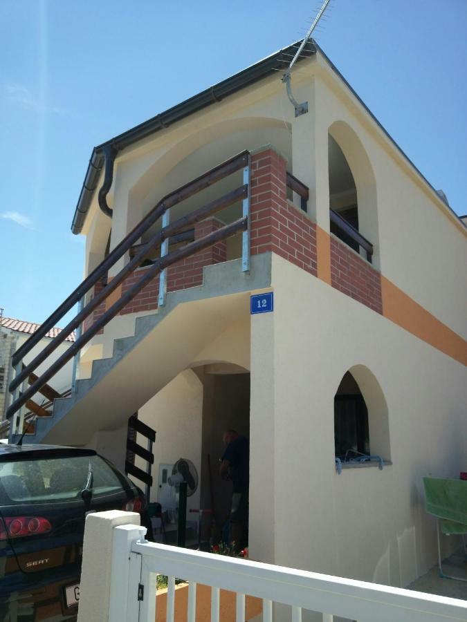 Appartamento Ulica Zitna Xxvii Br.12 Apartman Ljevar Vir Esterno foto